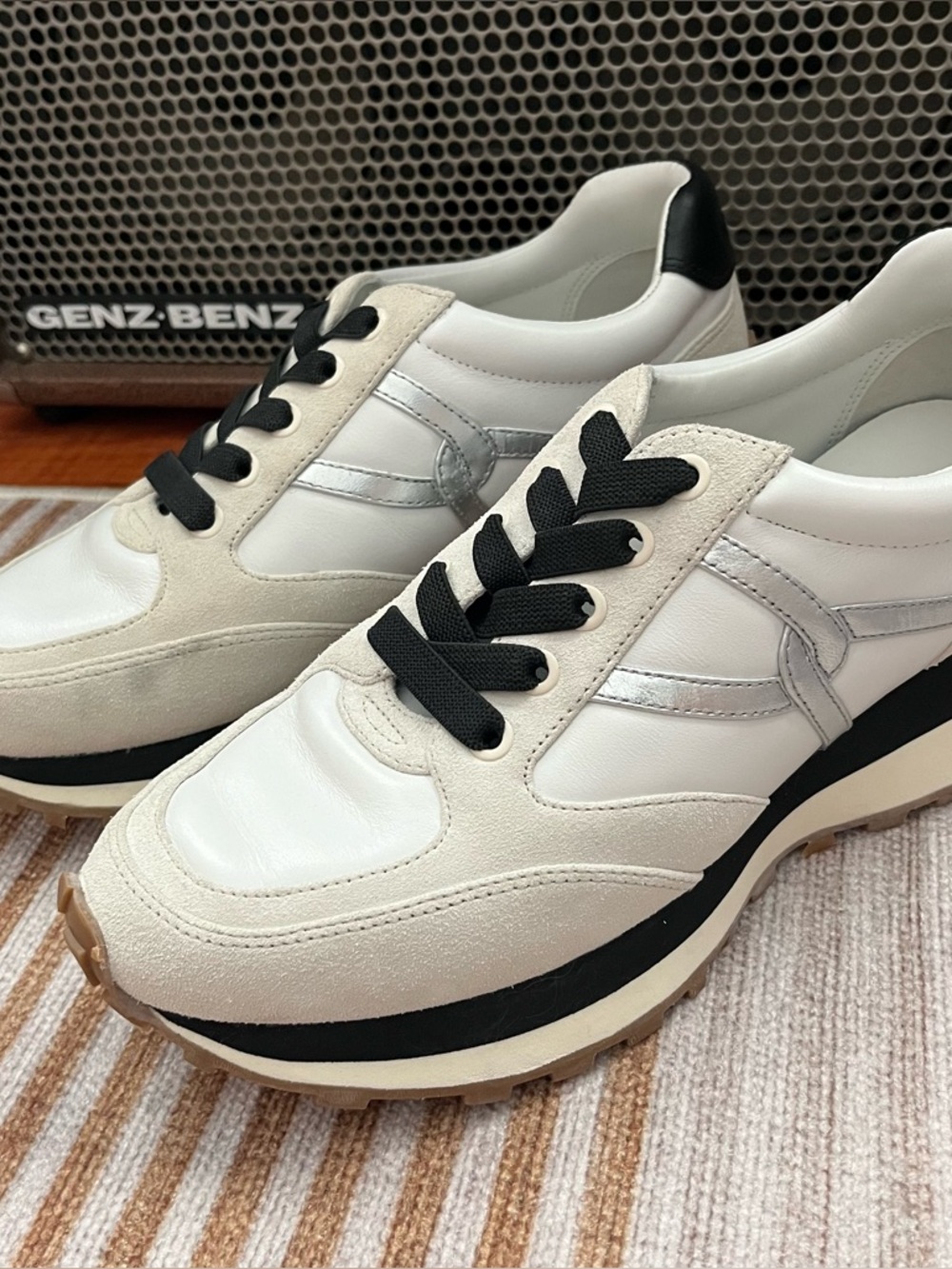 Veronica Beard Darin Sneakers Size 9 White Leather Suede - Picture 11 of 11